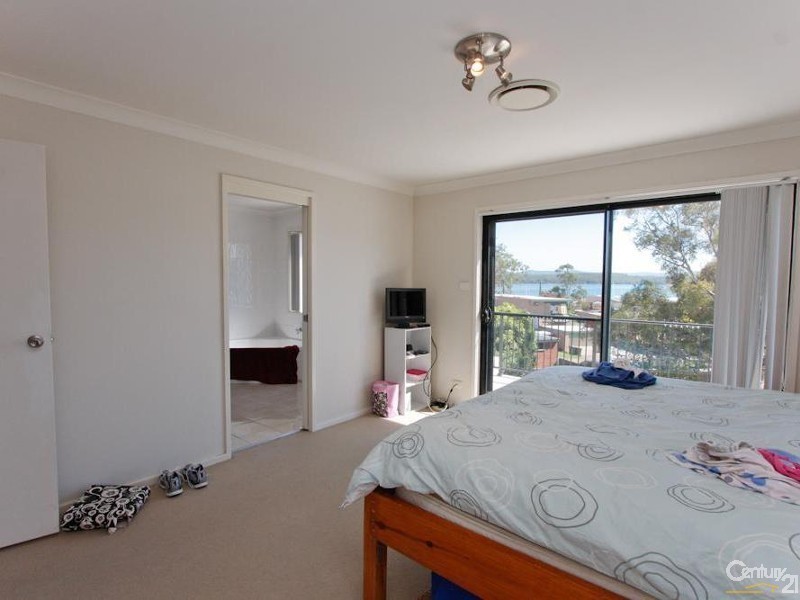 3/4 Berringar Road, Valentine NSW 2280