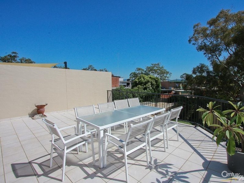 3/4 Berringar Road, Valentine NSW 2280