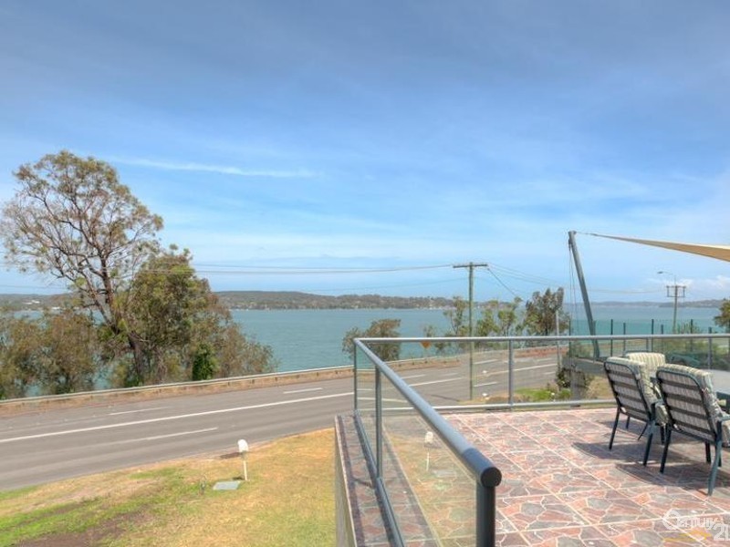 2/348 The Esplanade, Speers Point NSW 2284