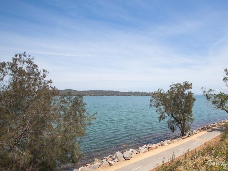 2/348 The Esplanade, Speers Point NSW 2284