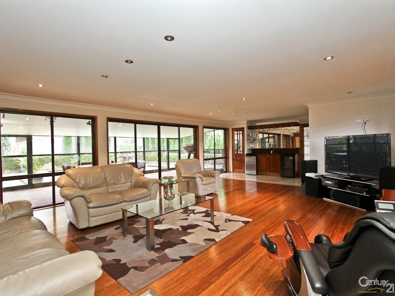 42 Haynes Avenue, Eleebana NSW 2282