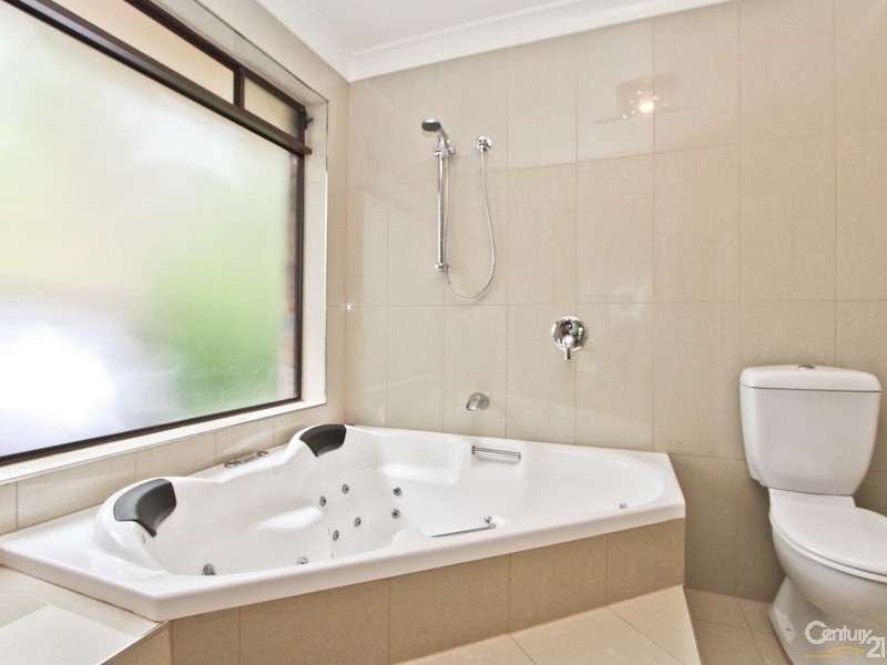 42 Haynes Avenue, Eleebana NSW 2282