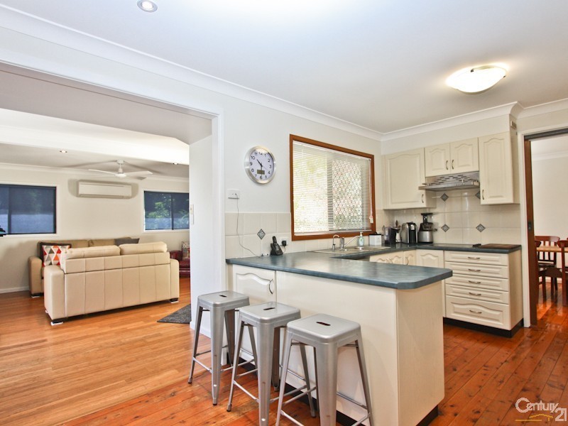 2 Michael Crescent, Valentine NSW 2280