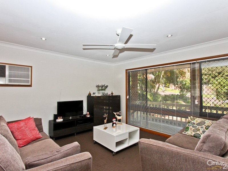 2 Michael Crescent, Valentine NSW 2280