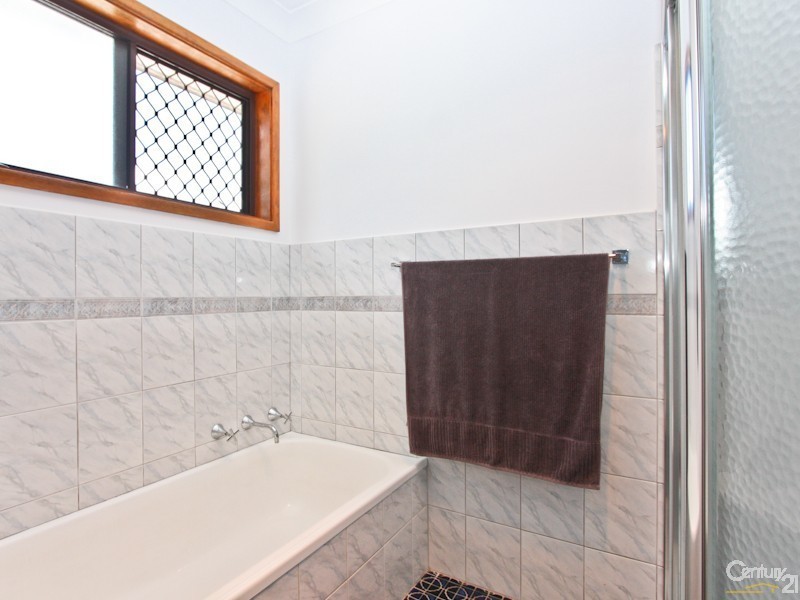 2 Michael Crescent, Valentine NSW 2280