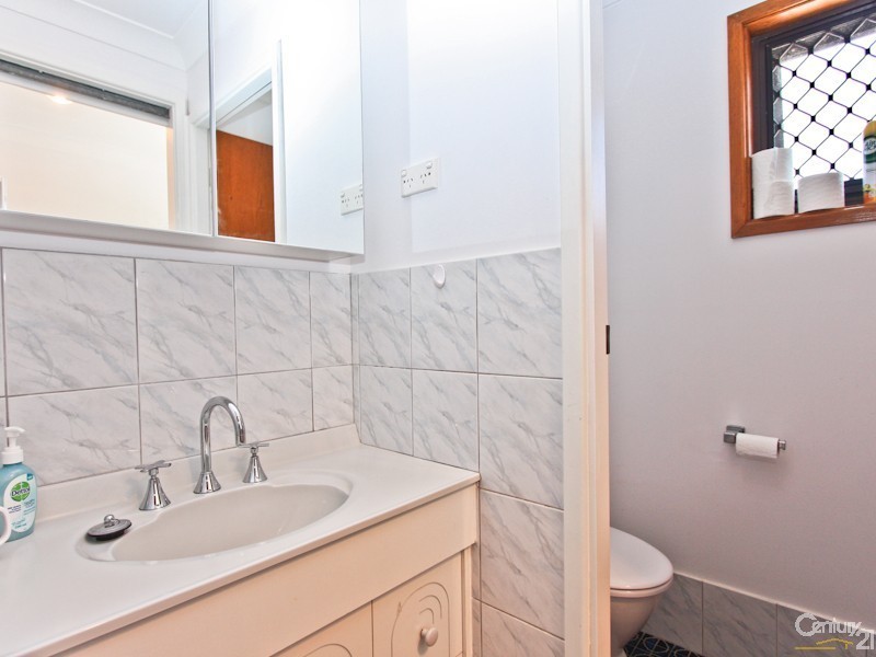 2 Michael Crescent, Valentine NSW 2280