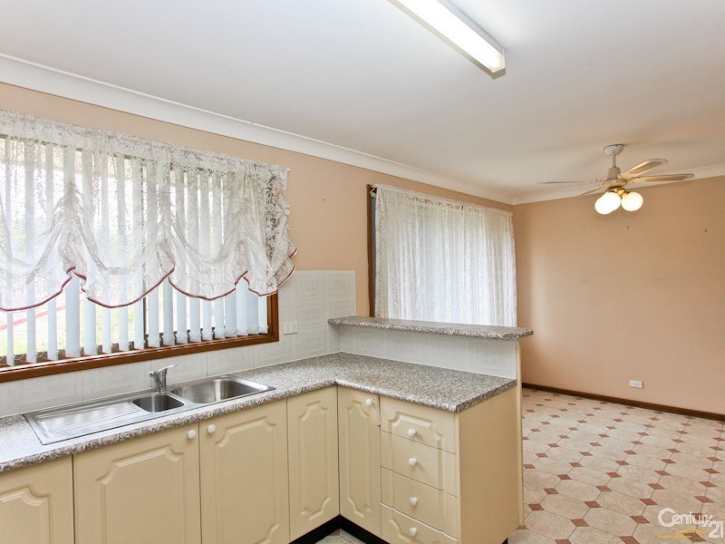 12 Seaview Close, Eleebana NSW 2282