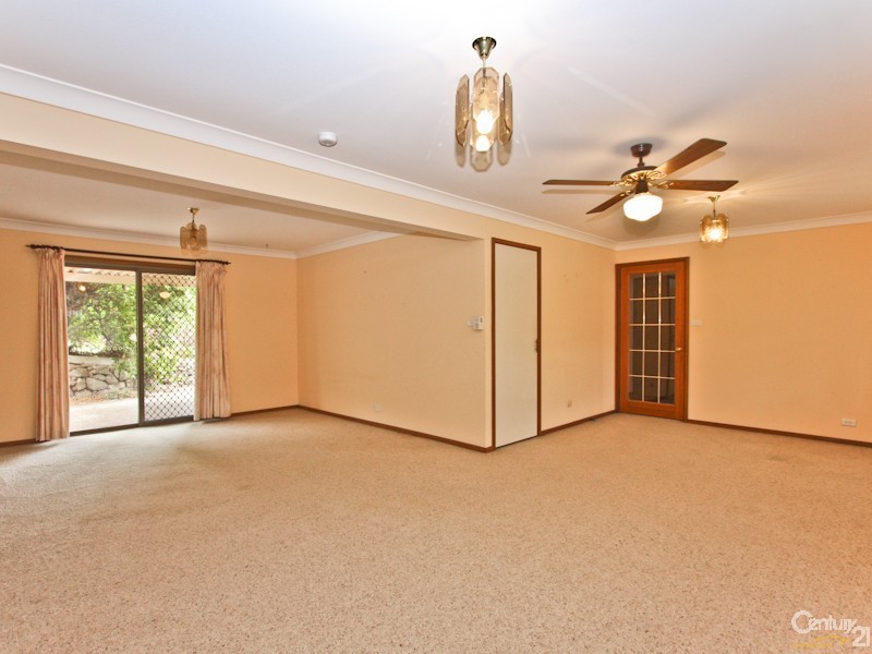 12 Seaview Close, Eleebana NSW 2282