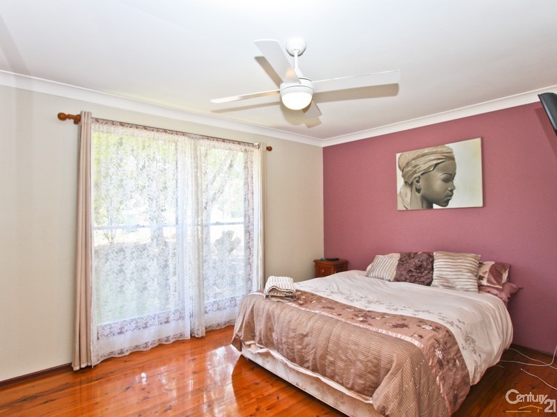 5 Calverton Cr, Belmont North NSW 2280