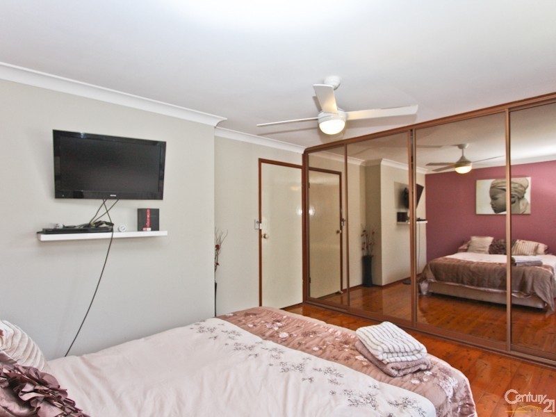 5 Calverton Cr, Belmont North NSW 2280