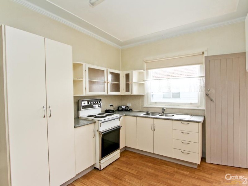 13 Arthur Street, Cardiff South NSW 2285