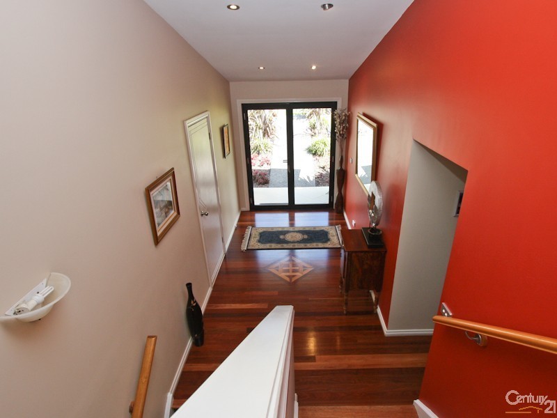 7 Jacky Close, Belmont NSW 2280