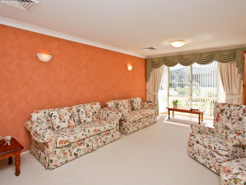 15 Robin Avenue, Cameron Park NSW 2285