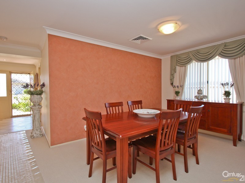 15 Robin Avenue, Cameron Park NSW 2285