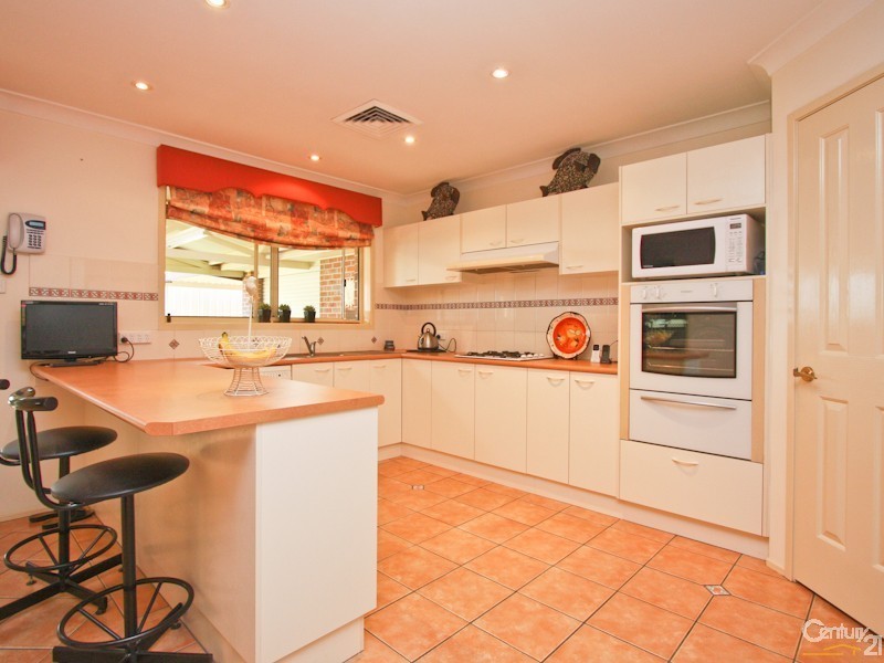 15 Robin Avenue, Cameron Park NSW 2285