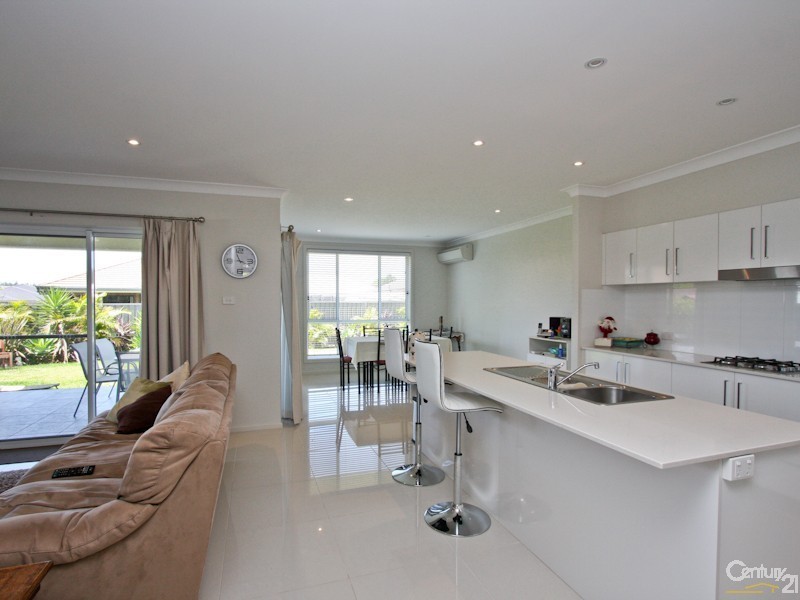 22 John Darling Avenue, Belmont North NSW 2280