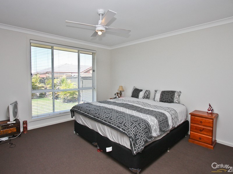 22 John Darling Avenue, Belmont North NSW 2280