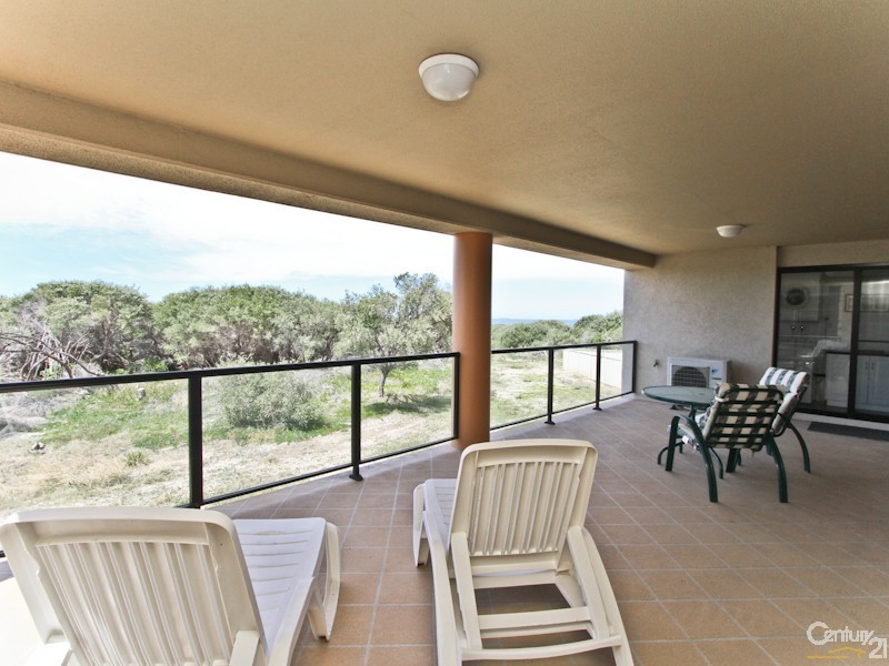 2/21 Driftwood Close, Caves Beach NSW 2281