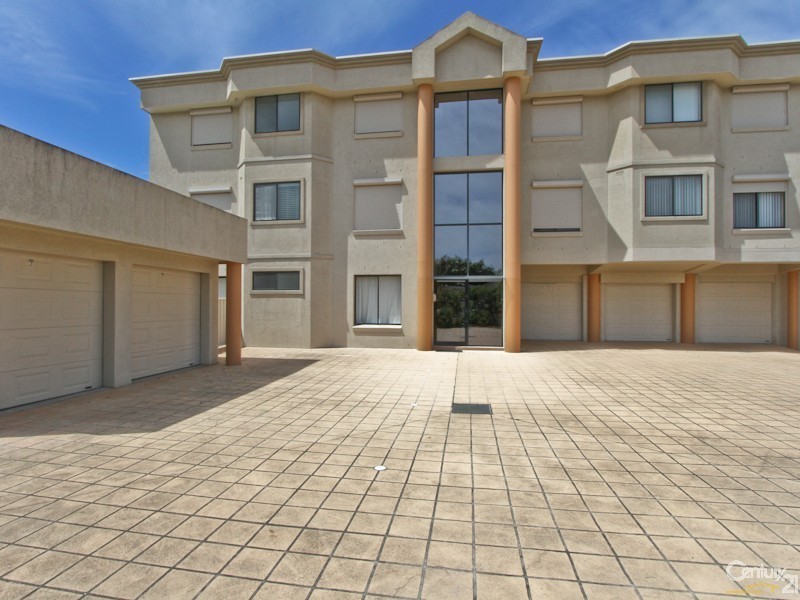 2/21 Driftwood Close, Caves Beach NSW 2281