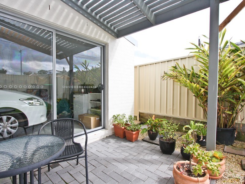 1/9 Yorston Street, Warners Bay NSW 2282