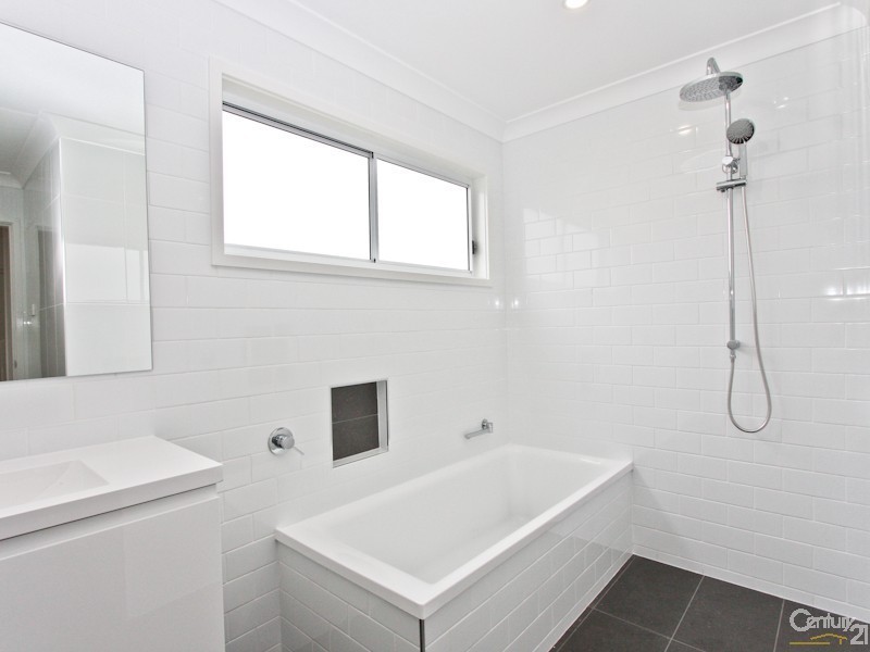 37 Seaside Circuit, Caves Beach NSW 2281