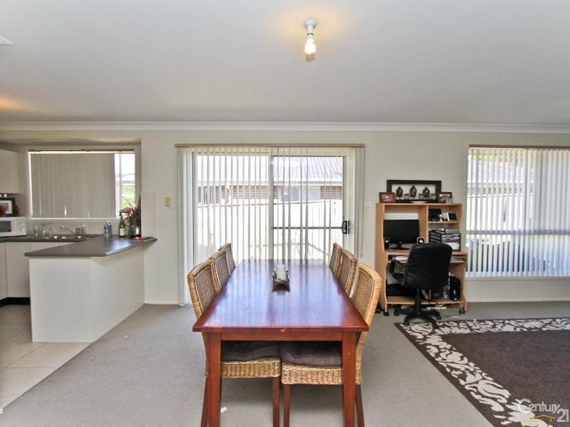 7 Harmony Crescent, Mount Hutton NSW 2290