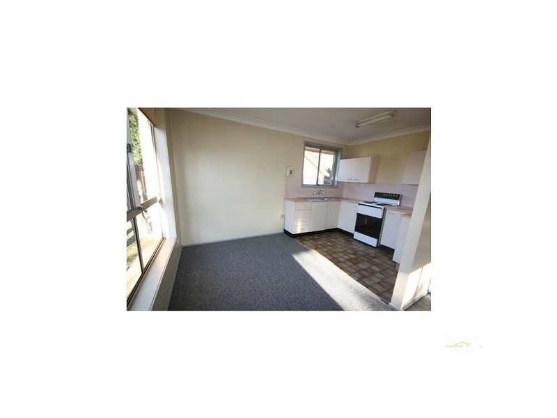 4 CUMBERLAND PLACE, Colyton NSW 2760