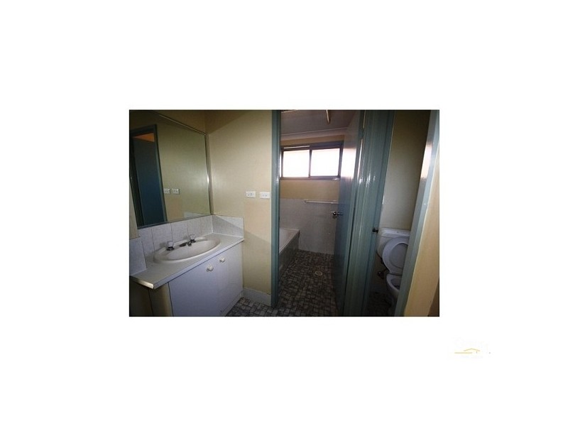 4 CUMBERLAND PLACE, Colyton NSW 2760