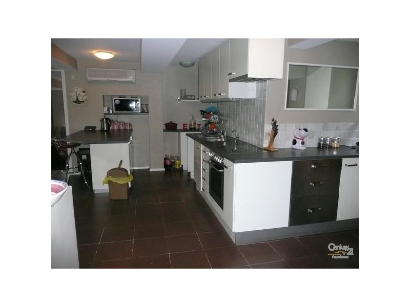 21 OULTON ST, Prospect NSW 2148