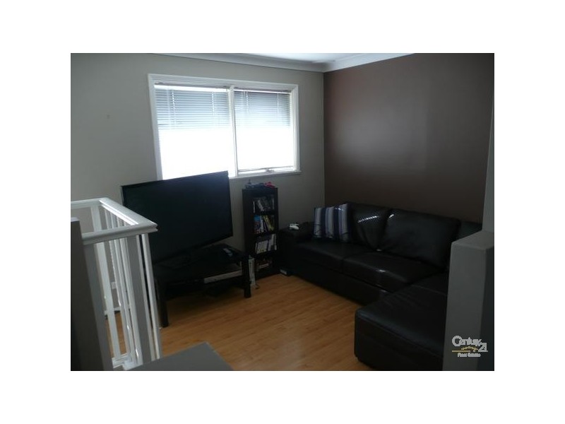 21 OULTON ST, Prospect NSW 2148