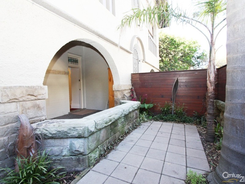 2/9 Lamrock Ave, Bondi Beach NSW 2026