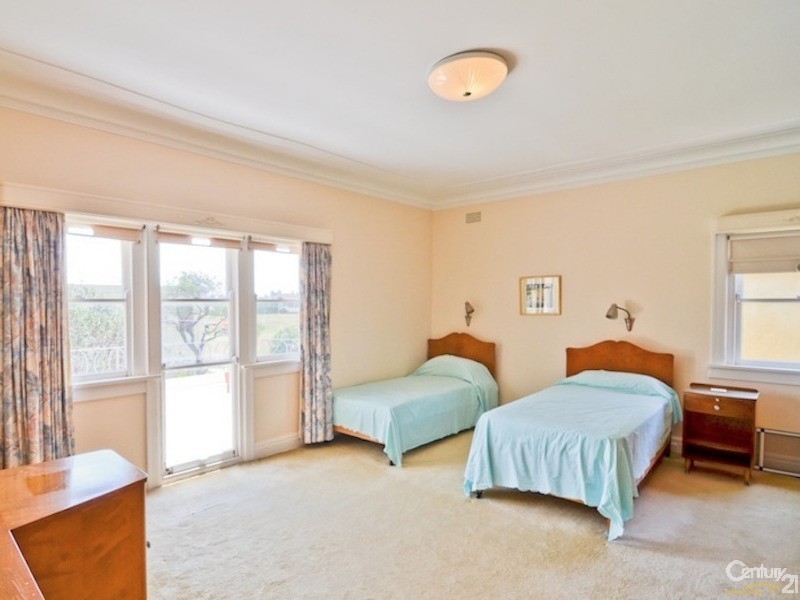 209 Military Rd, Dover Heights NSW 2030