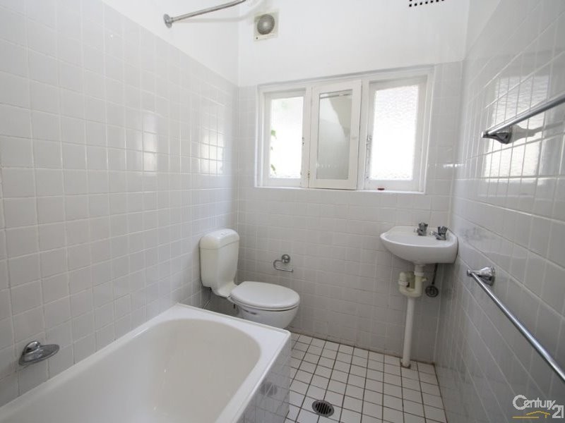 2/83 Henrietta St, Waverley NSW 2024