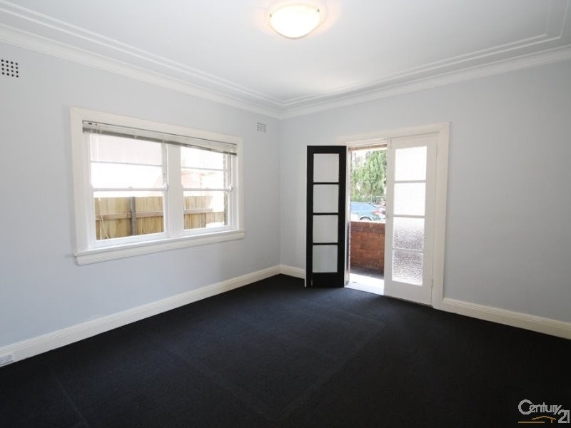 2/83 Henrietta St, Waverley NSW 2024