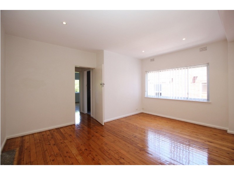 12/12  Francis St, Bondi Beach NSW 2026