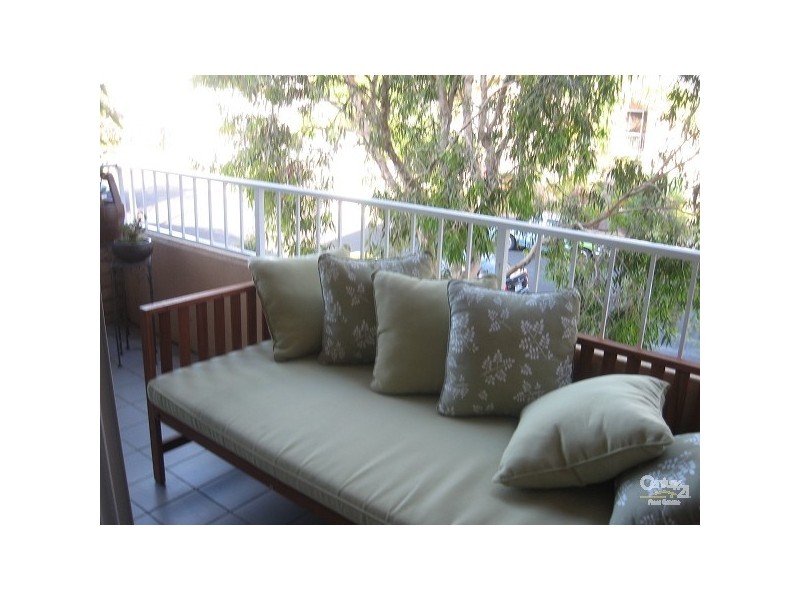 8/21 Bullimah Ave, Burleigh Heads QLD 4220