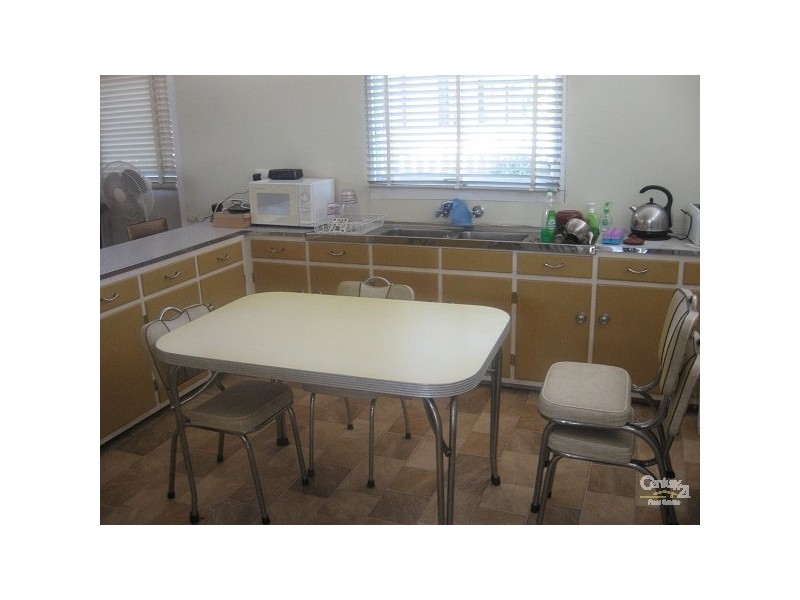 37 Nobby Pde, Miami QLD 4220