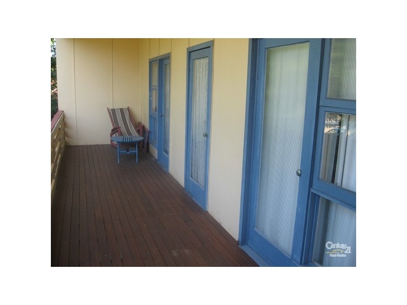 37 Nobby Pde, Miami QLD 4220