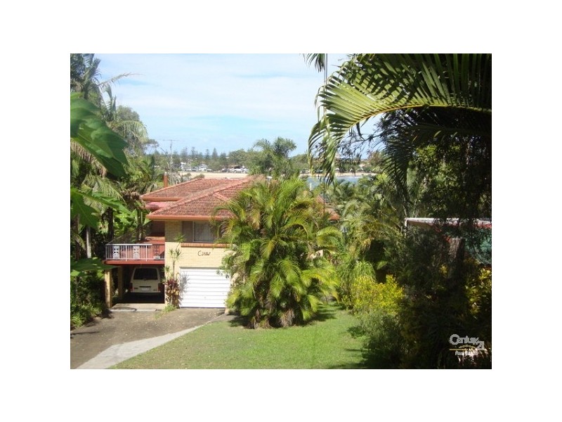 98 Ocean Parade, Burleigh Heads QLD 4220