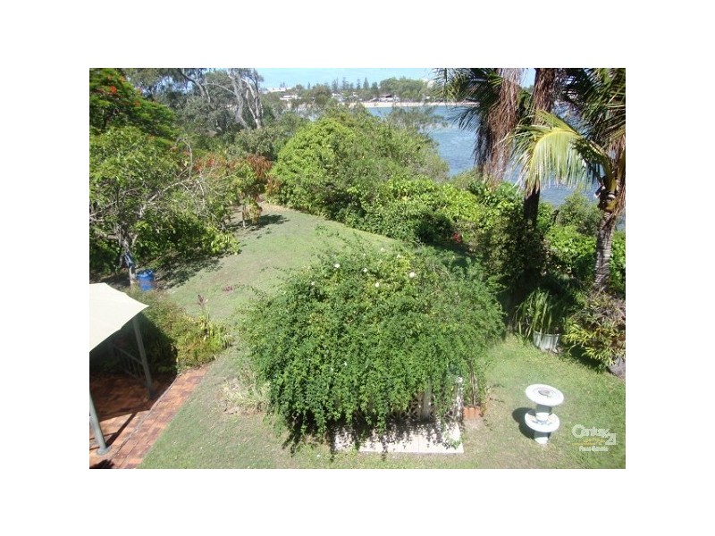 98 Ocean Parade, Burleigh Heads QLD 4220