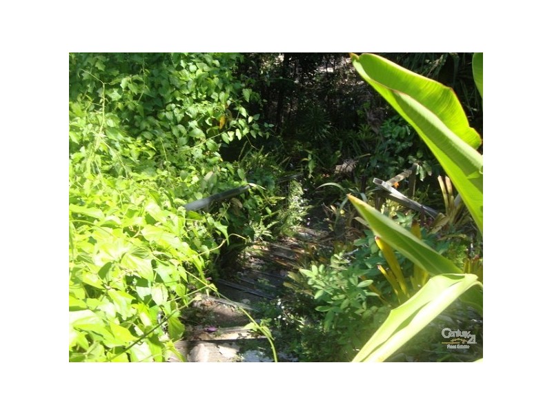 98 Ocean Parade, Burleigh Heads QLD 4220