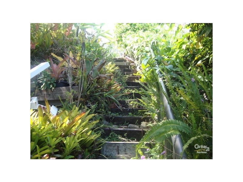 98 Ocean Parade, Burleigh Heads QLD 4220