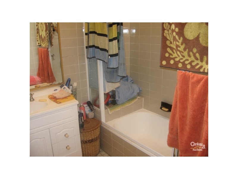 2/5 Rope Ct, Mermaid Waters QLD 4218