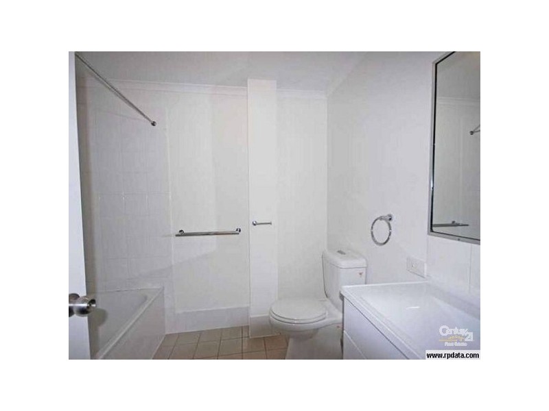 21/5 Galeen Drive, Burleigh Waters QLD 4220