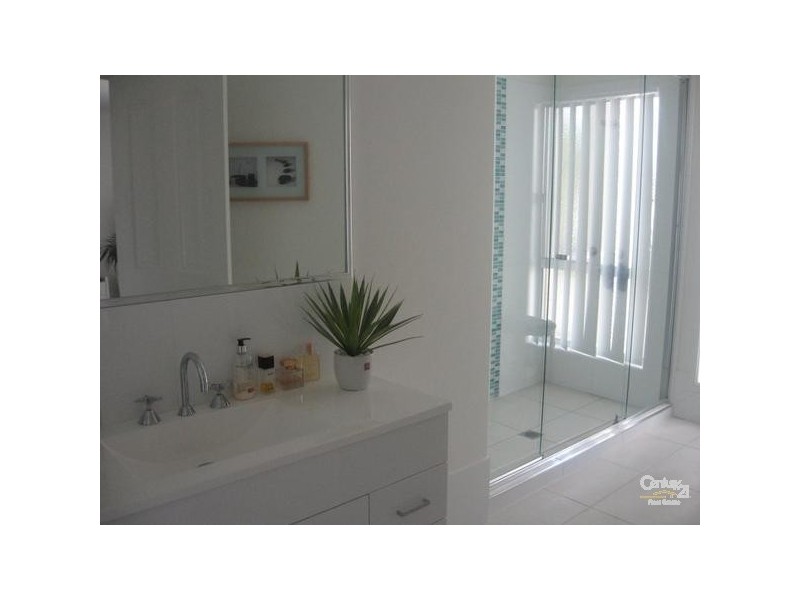 Hope Island QLD 4212