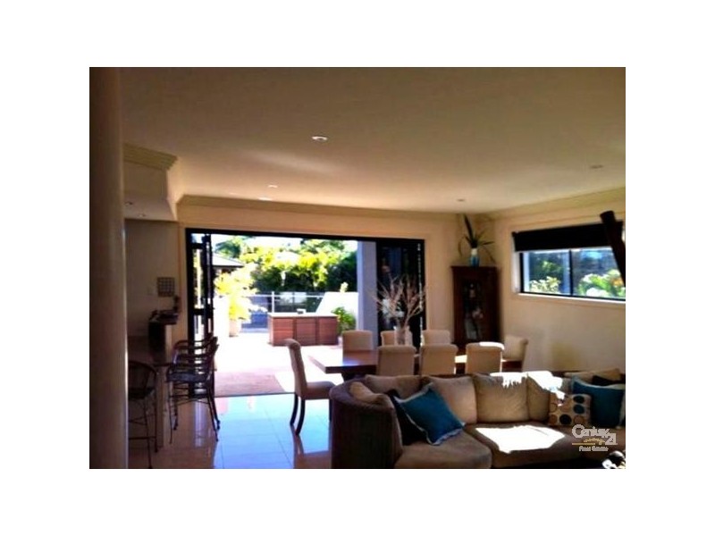 Broadbeach Waters QLD 4218