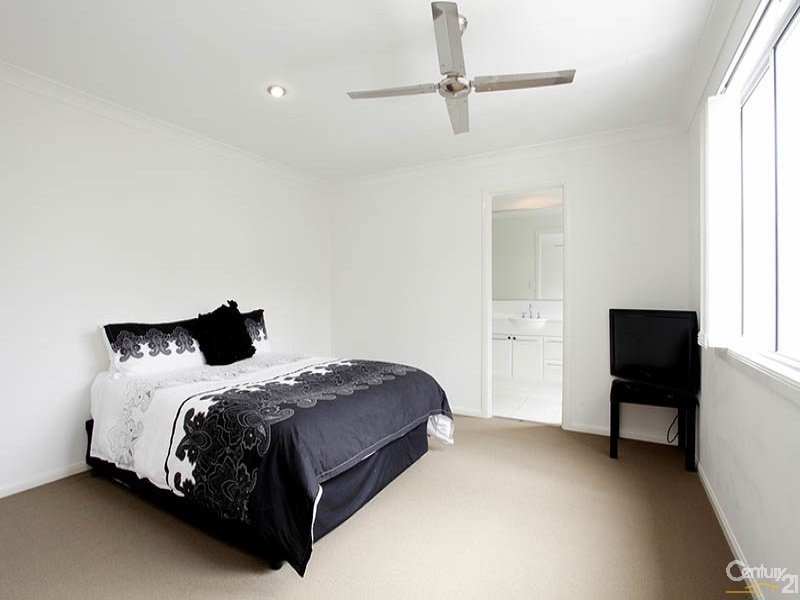 96 19 Carina Peak Drive, Varsity Lakes QLD 4227