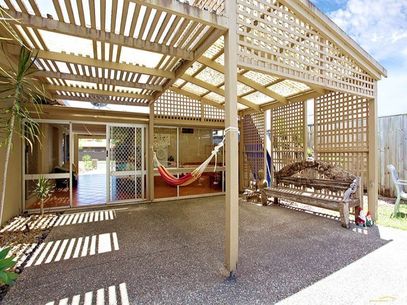 154 Acanthus Ave, Burleigh Waters QLD 4220