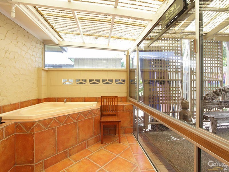154 Acanthus Ave, Burleigh Waters QLD 4220