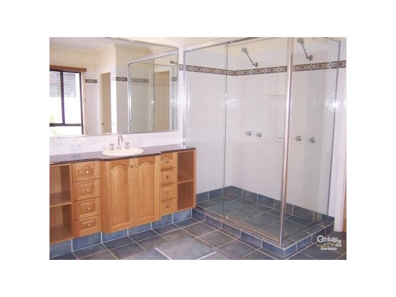 19 Highbridge Rise, Mudgeeraba QLD 4213